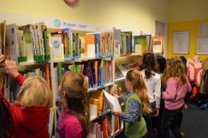 Stöbern in der Bücherhalle